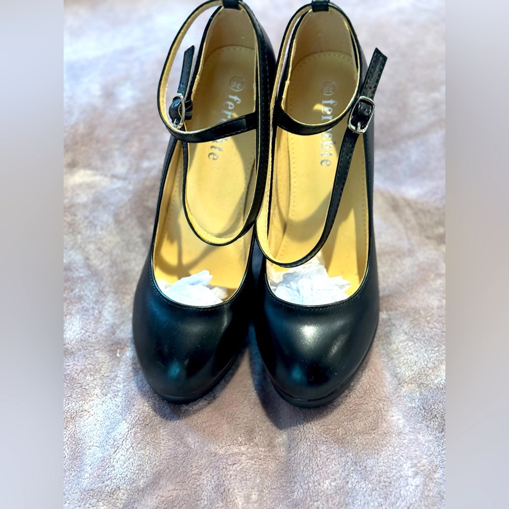 Brand new never worn Fereshte Mary Jane heels